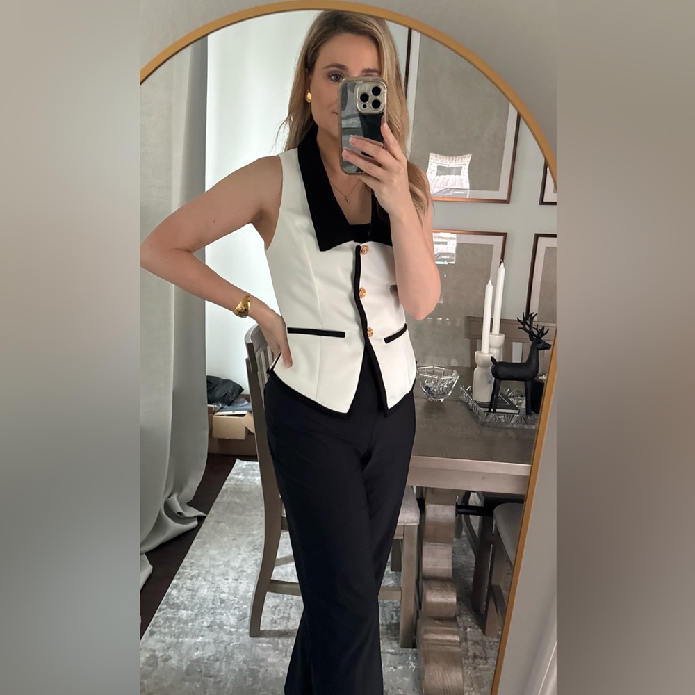 Elegant Black and White Women's Collar Vest Sleeveless Work Top - Picture 6 of 12